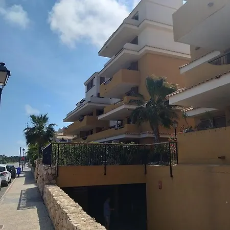 Eleonor, La Entrada, Punta Prima,